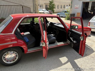 Mercedes-Benz 200 w114 1972