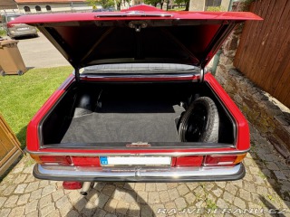 Mercedes-Benz 200 w114 1972