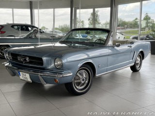 Ford Mustang Cabrio*manuál*Velmi zacho