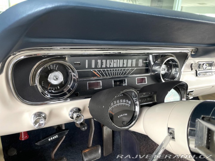 Ford Mustang Cabrio*manuál*Velmi zacho 1965