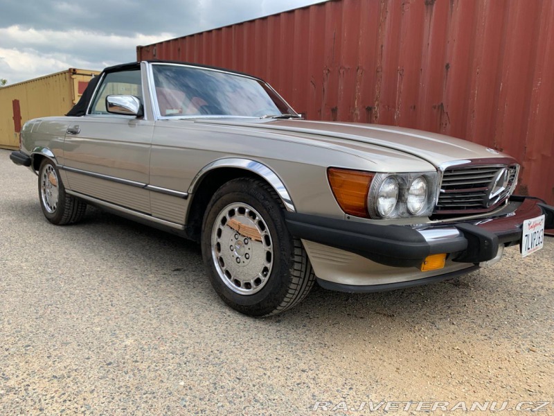 Mercedes-Benz SL 560