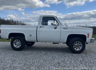 Chevrolet C/K C10 DELUXE