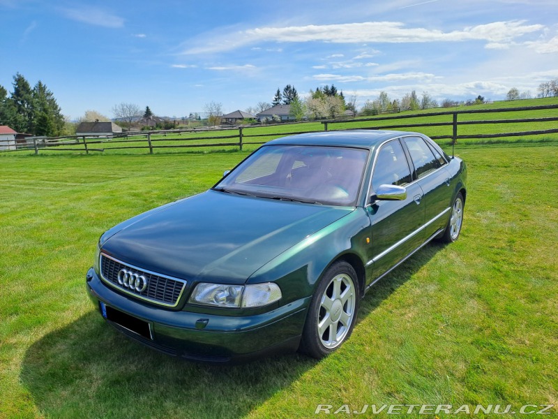 Audi S8 D2