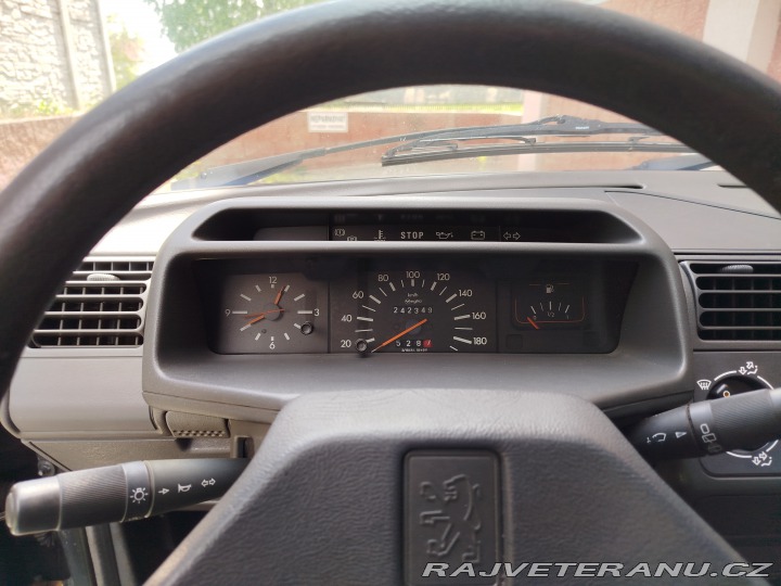 Peugeot 205 1989