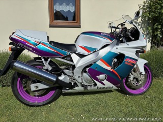 Yamaha  FZR600R