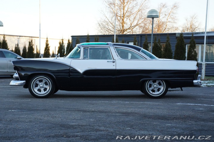 Ford Crown Victoria 272 V8 1955