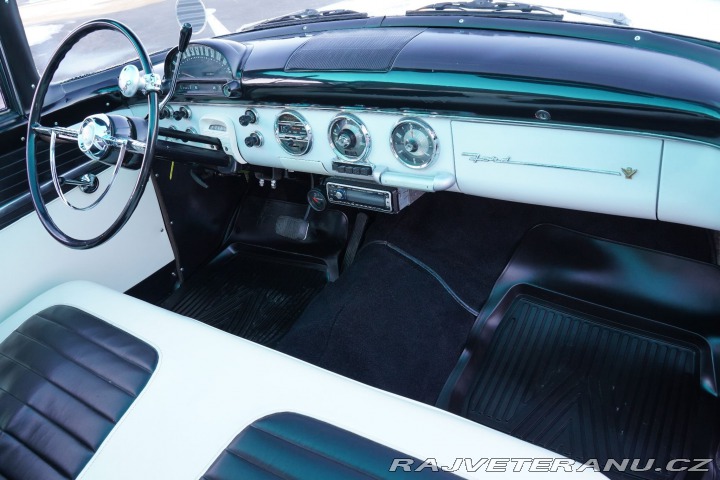 Ford Crown Victoria 272 V8 1955