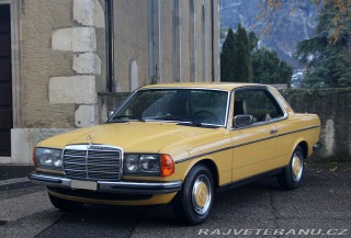 Mercedes-Benz 230 C