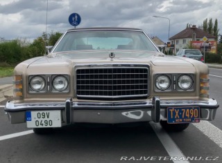 Ford LTD 351 V8 1977