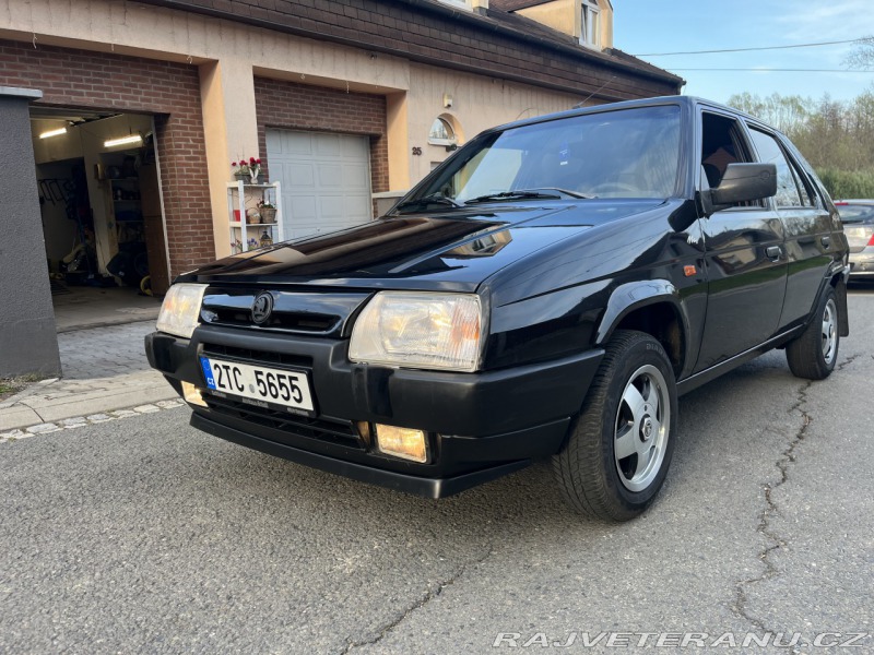 Škoda Favorit BLACK LINE