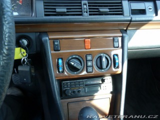Mercedes-Benz 300 124 300 CE 1991