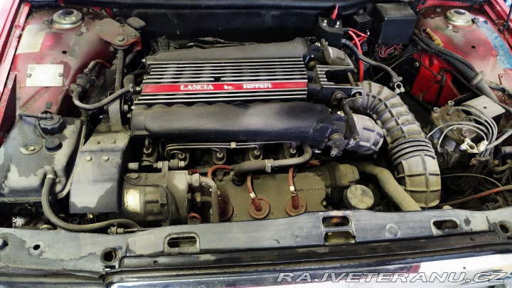 Lancia Thema 8.32 Rosso Corsa limited 1990