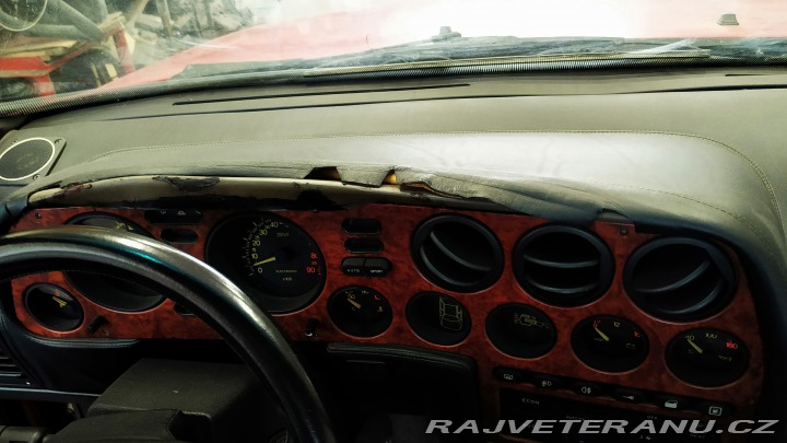 Lancia Thema 8.32 Rosso Corsa limited 1990