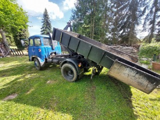   Avia 31 T hákový nosič kontejnerů