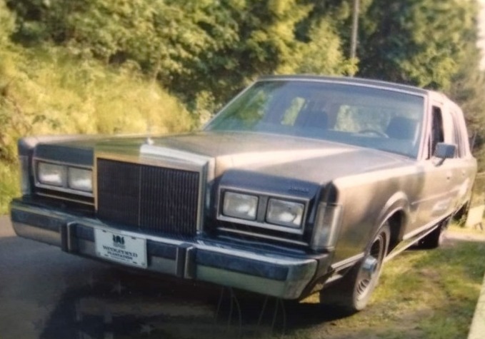 Lincoln Town Car 