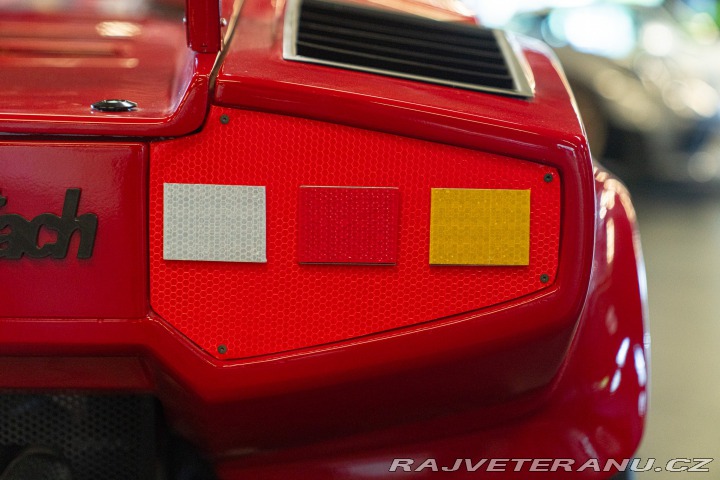 Ostatní značky Ostatní modely Agostini Auto COUNTACH Childrencar 1:1,5 1985