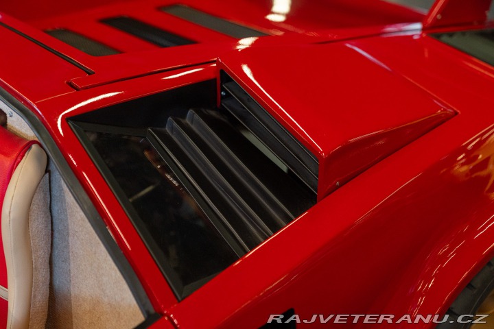 Ostatní značky Ostatní modely Agostini Auto COUNTACH Childrencar 1:1,5 1985