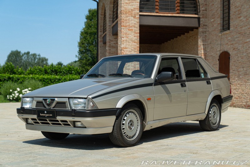 Alfa Romeo 75 2.0