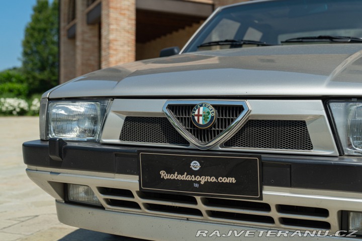 Alfa Romeo 75 2.0 1989