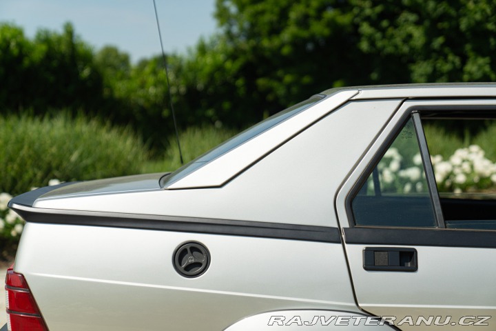 Alfa Romeo 75 2.0 1989