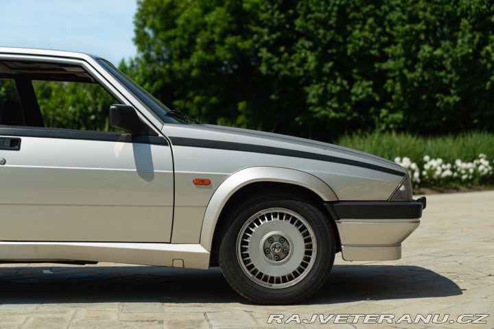 Alfa Romeo 75 2.0 1989