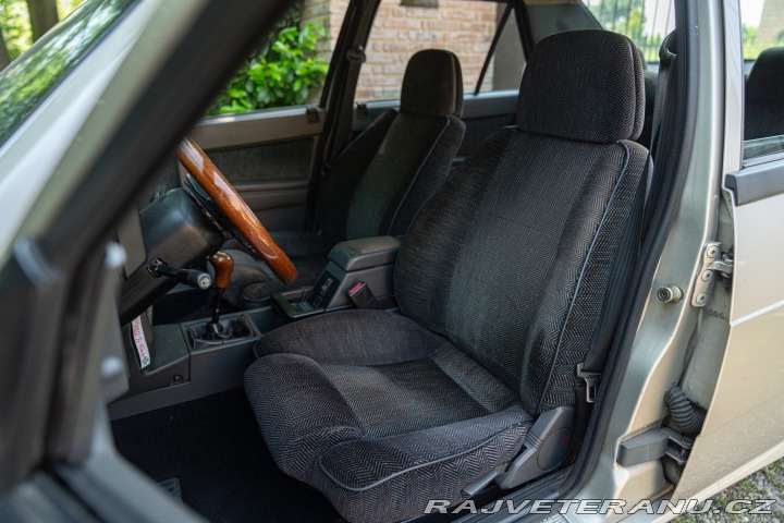 Alfa Romeo 75 2.0 1989