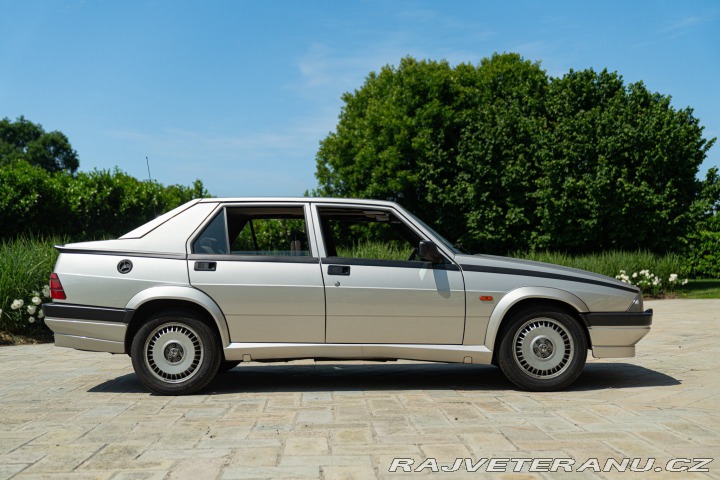 Alfa Romeo 75 2.0 1989