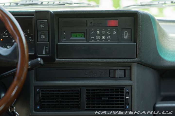 Alfa Romeo 75 2.0 1989