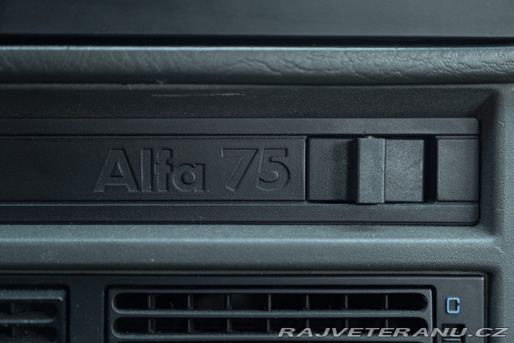 Alfa Romeo 75 2.0 1989