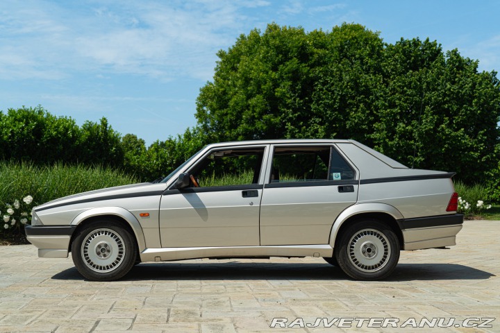 Alfa Romeo 75 2.0 1989
