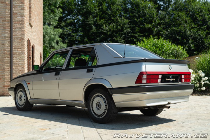 Alfa Romeo 75 2.0 1989