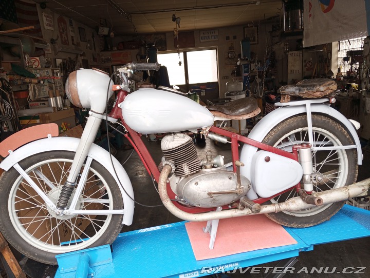 Jawa 250 Pérák 1952