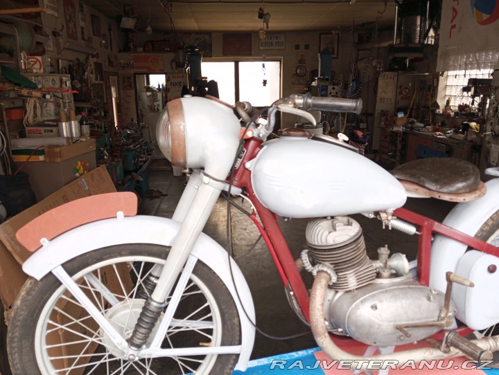 Jawa 250 Pérák 1952
