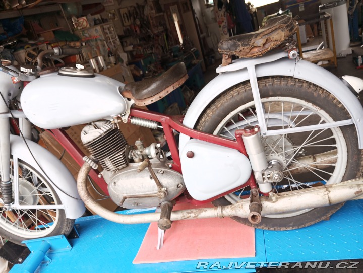 Jawa 250 Pérák 1952
