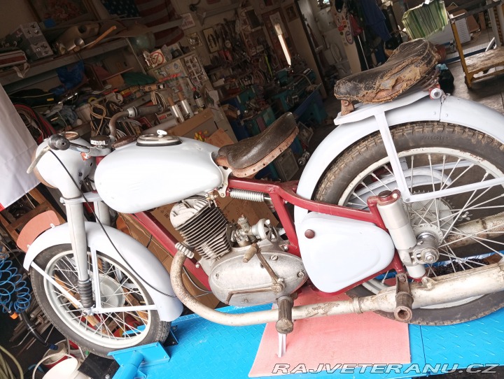Jawa 250 Pérák 1952