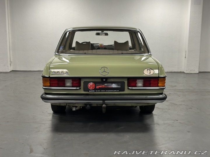 Mercedes-Benz 200 1978