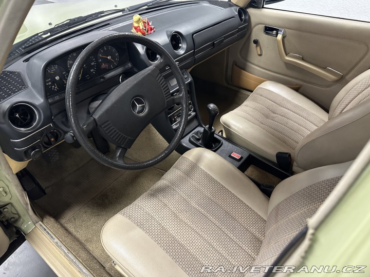 Mercedes-Benz 200 1978