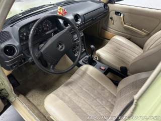Mercedes-Benz 200 1978