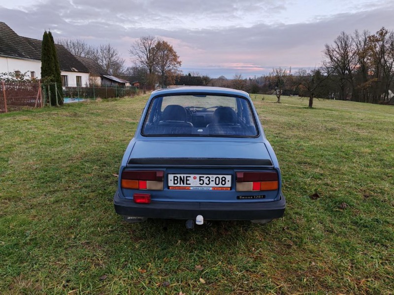 Škoda 120 sedan
