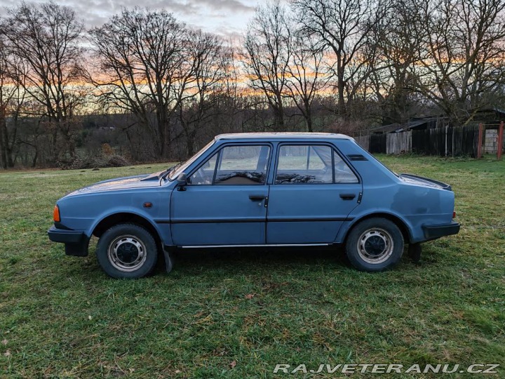 Škoda 120 sedan 1988