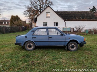 Škoda 120 sedan 1988