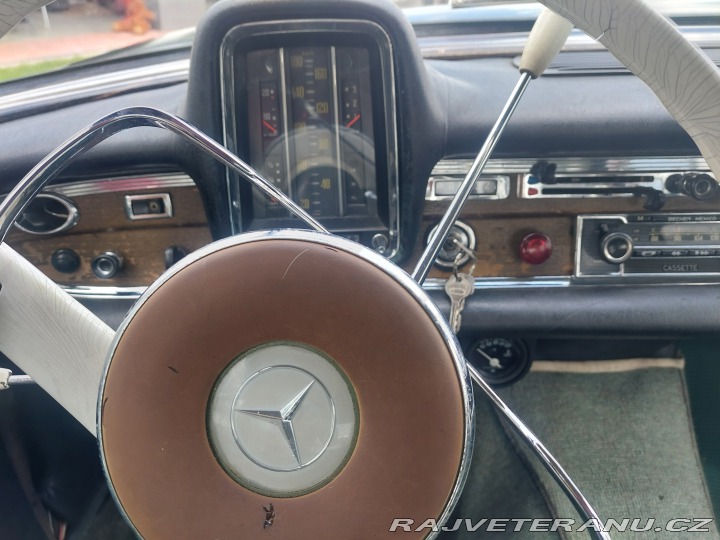Mercedes-Benz 220 1964