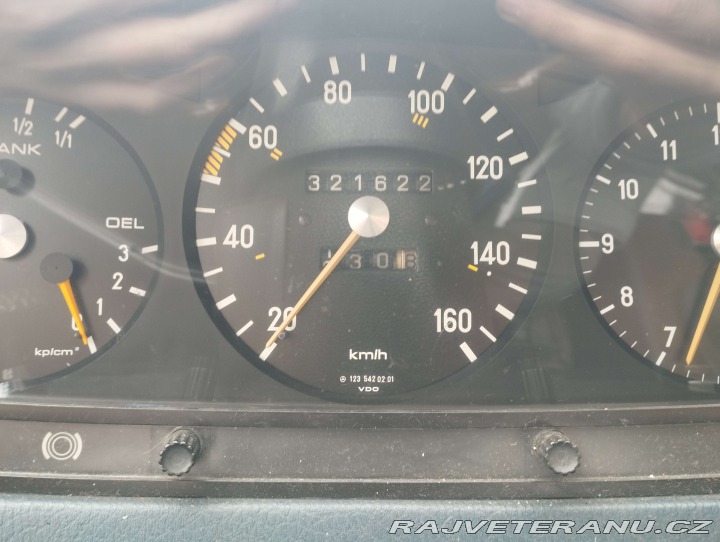 Mercedes-Benz 240 w123d 1976