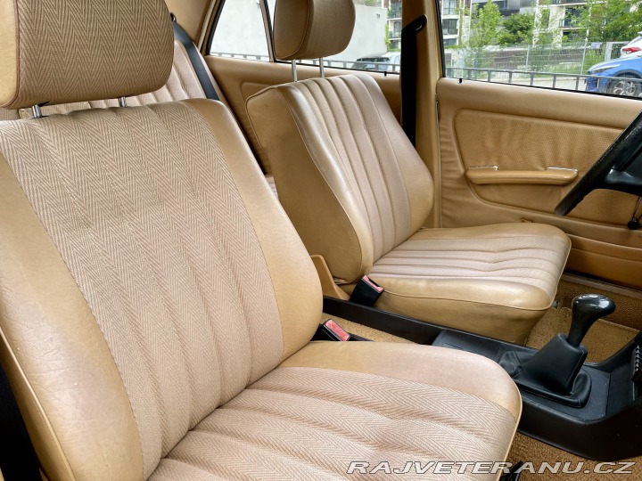 Mercedes-Benz 200 1982
