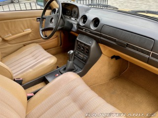 Mercedes-Benz 200 1982