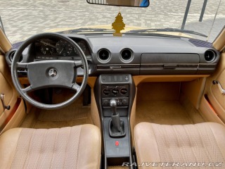 Mercedes-Benz 200 1982