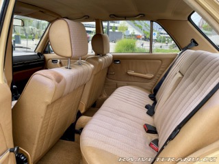 Mercedes-Benz 200 1982