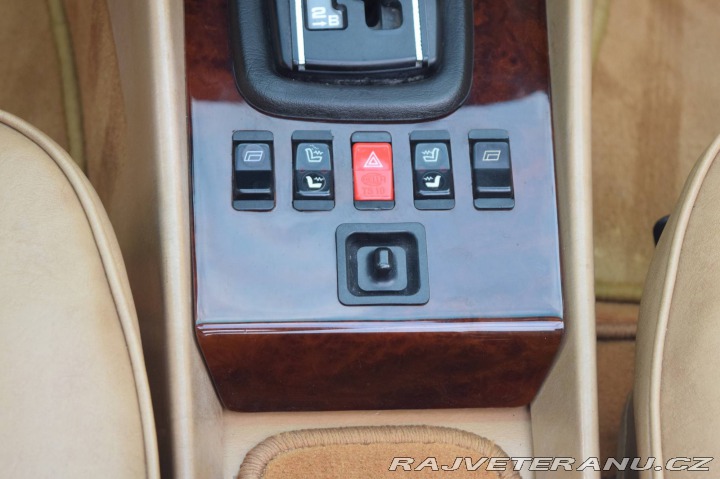 Mercedes-Benz 500 500SL 107 1985
