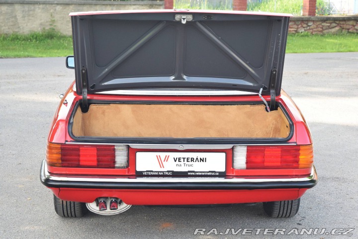 Mercedes-Benz 500 500SL R107 1985