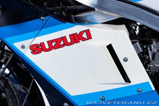 Suzuki GSX GSXR 1100 1986
